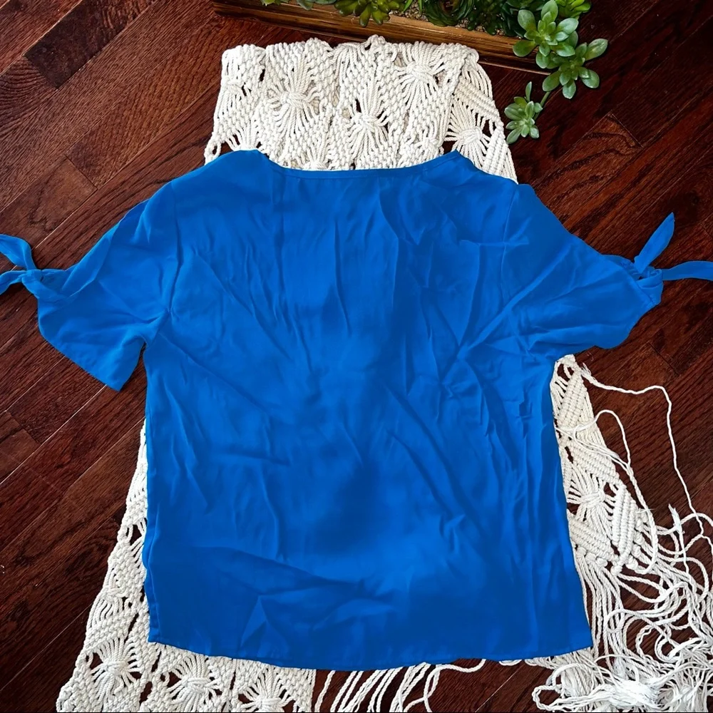 3/$20[Shein] Tie sleeve Blouse - Picture 4 of 5